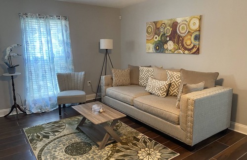 Broadmoor House | Cozy Garden Home on Private Street