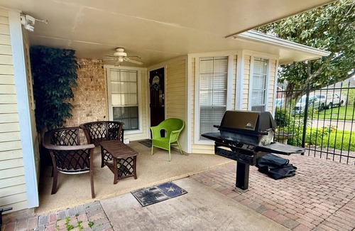 Pasadena House | Cozy Garden Stay in Pasadena Near Shops, Dining & Attractions