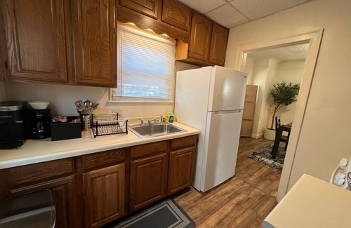 Lincoln Park House | Cozy Gem King Bunk Beds Near Major Highways Sleep6