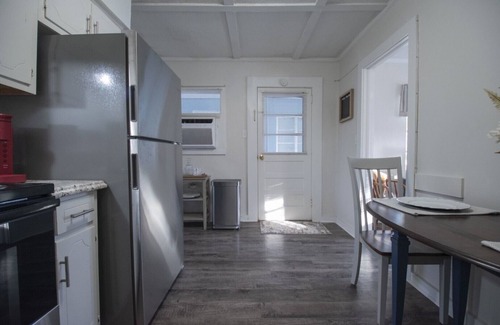St. Marys Apartment | Cozy get-away within walking distances to bars, restaurants and the water front!