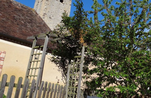 Asnieres sur Vegre Cottage | Cozy Getaway for 2 in Historic Asnières-sur-Vègre