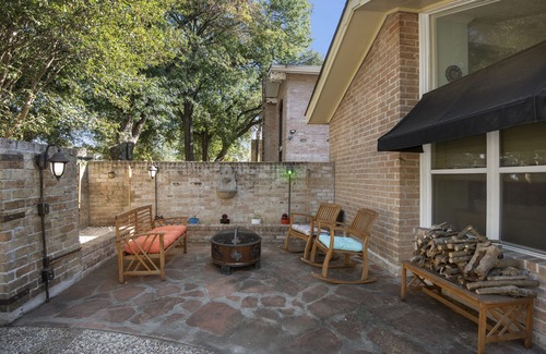 Houston House | Cozy Getaway near IAH Airport
