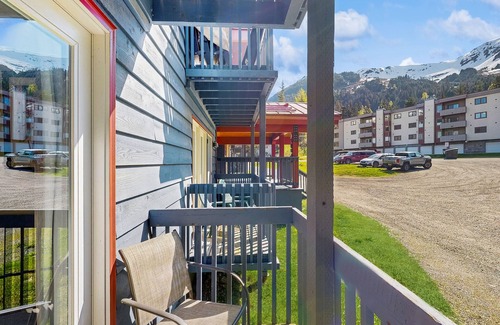 Alyeska Condo | Cozy Girdwood Condo – Your Gateway to Alaska’s Natural Beauty