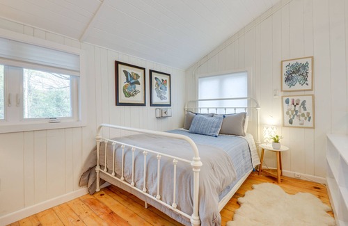 Putney House | Cozy 'Green Mountain Chalet' in Putney Town