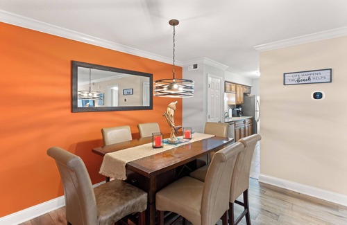 Saint Simons Heights Condo | Cozy Ground Floor Condo, gated w/pool, fitness, tennis, 2 bikes/Pet-Friendly!