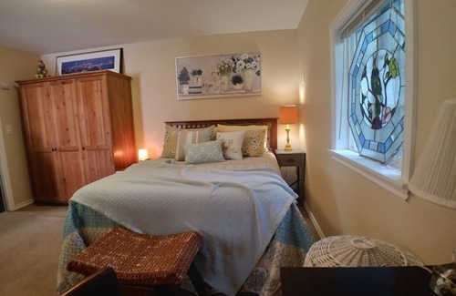 West Hills Apartment | ❤️Cozy Guest Suite Close to Everything❤️