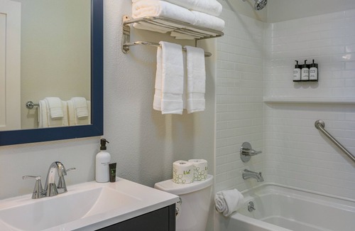 Rosario Hotel | Cozy Harborside Stay | Secluded Orcas Island Getaway- Harborside 2352