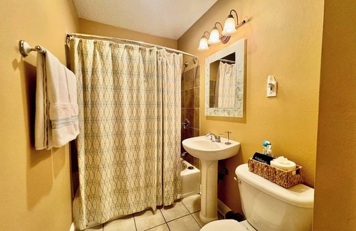 Arabi House | Cozy Hidden Gem 2-bedroom townhome in Historic Old Arabi