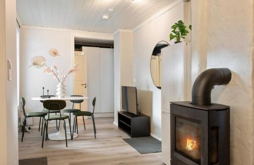Sentrum Apartment | Cozy Hideaway with Private Balcony and Self Check In