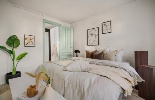 Sentrum Apartment | Cozy Hideaway with Private Balcony and Self Check In