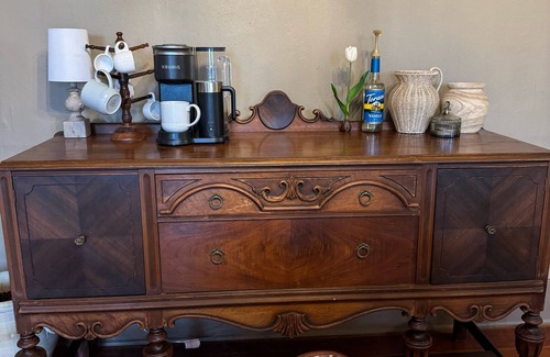 Lorena House | Cozy Historic Stay with Antique Charm in Old Town Lorena, off I35 and near Waco