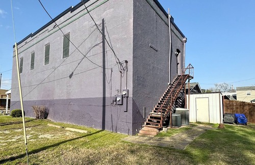 Lorena House | Cozy Historic Stay with Antique Charm in Old Town Lorena, off I35 and near Waco