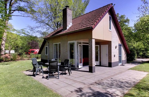 Municipality of Dalfsen House | Cozy holiday home with a garden, near Zwolle