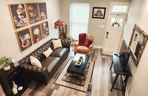 Downtown Baltimore House | Cozy Home Away From Home Sleeps 8, has 3 bthrms, & lots of amenities to enjoy!
