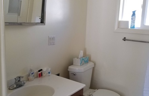 Bridgeport House | cozy Home away from home