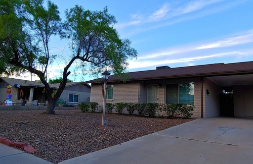 Kyrene-Superstition House | Cozy Home/Back Yard/In Striking Location/Tempe s Best