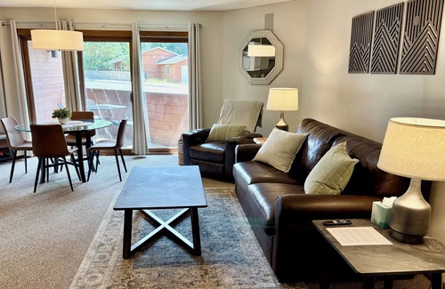 Old Town Condo | Cozy home base for a great trip!