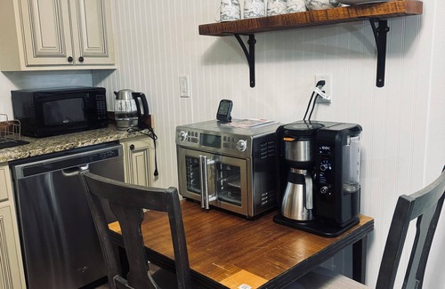 Cle Elum House | Cozy home Cle Elum 2BR/1BA, AC, EV charging, near downtown & highway access