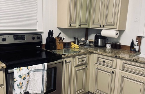 Cle Elum House | Cozy home Cle Elum 2BR/1BA, AC, EV charging, near downtown & highway access