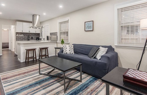 Grandview Heights Apartment | Cozy home - heart of the city close to everything!