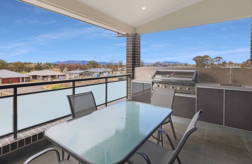 Central Mudgee House | Cozy Home Illalangi with Fireplace, Garden and BBQ