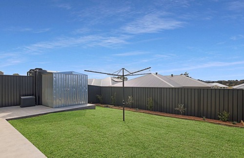 Central Mudgee House | Cozy Home Illalangi with Fireplace, Garden and BBQ