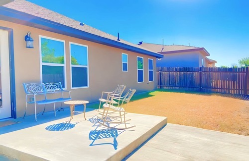 Amistad National Recreational Area House | Cozy home in airport area