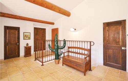Apt House | Cozy Home In Apt With Wifi