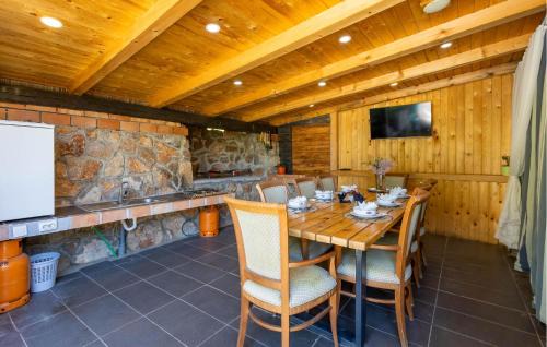 Ledenice House | Cozy Home In Bater With House Sea View