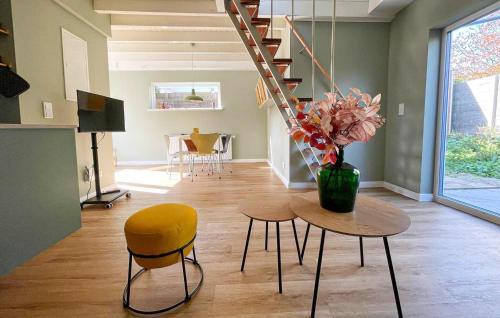 Bergen aan Zee House | Cozy Home In Bergen Aan Zee With Wifi