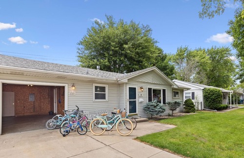 Bourbonnais House | Cozy Home In Bourbonnais-2 king beds close to O.N.U.