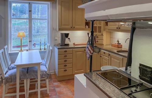 Malexander House | Cozy home in Boxholm with lake view