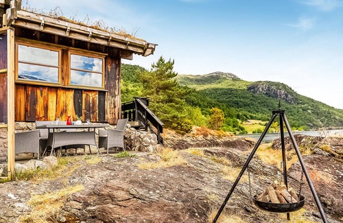 Etne House | Cozy home in Etne with sauna