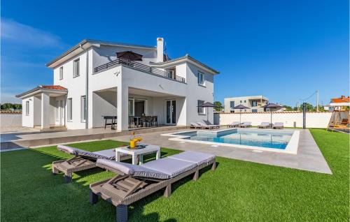 Galizana House | Cozy Home In Galizana With Wifi