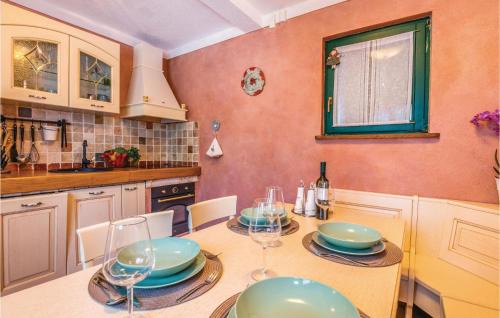 Kras House | Cozy Home In Malinska With Wifi