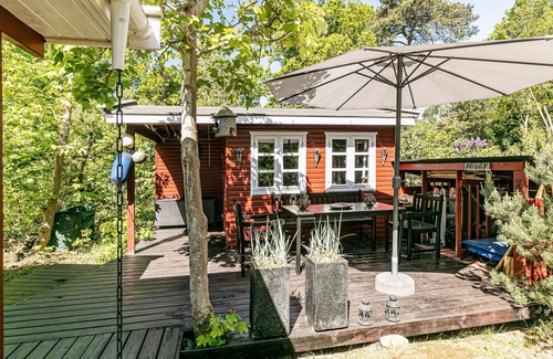 Bedegaard House | Cozy home in Nexø with kitchen