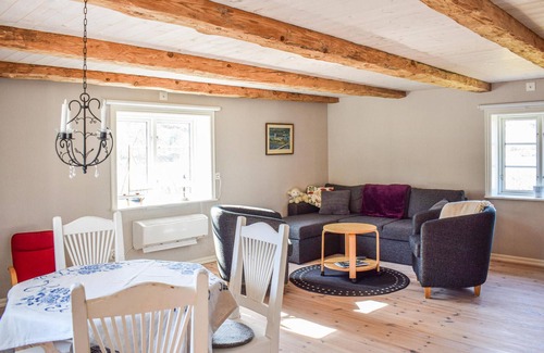 Soderkoping House | Cozy home in Söderköping with kitchen