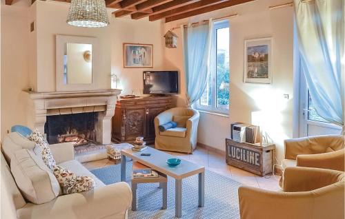 Trie-Chateau House | Cozy Home In Trie-Château With Wifi