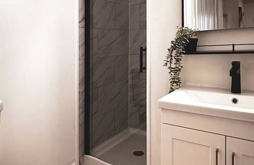 Taylor House | Cozy home minutes from DTW Airport
