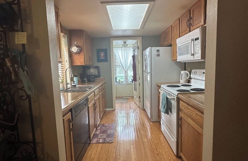Aurora House | Cozy home near Cherry Creek Park and downtown