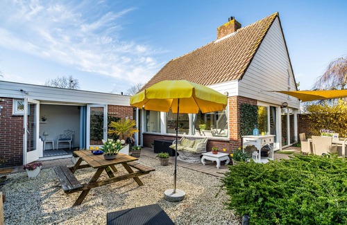 Municipality of Noordwijk House | Cozy home with beautiful garden, a dog owners favorite.