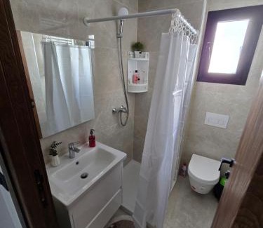 El Aouina Apartment | Cozy hotel-style emerald apartment