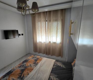 El Aouina Apartment | Cozy hotel-style emerald apartment