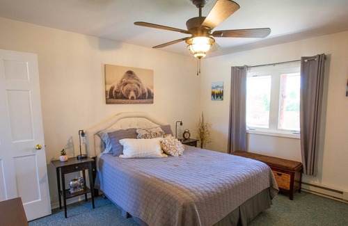 Whitefish Cabin | Cozy house just outside of Whitefish!