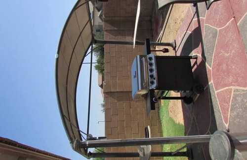 Goodyear House | Cozy house near I-10, pool heater, hot tub, BBQ
