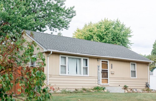 East Bloomington House | cozy house, next to Mall of America. free Wi-Fi