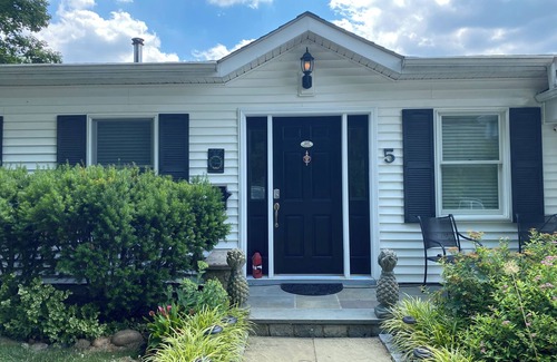 Ossining House | Cozy house on the Hudson