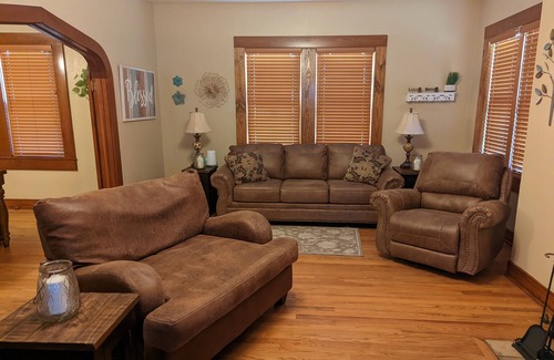 Frankston House | Cozy House only minutes to Lake Palestine & Pine Dunes Golf Course