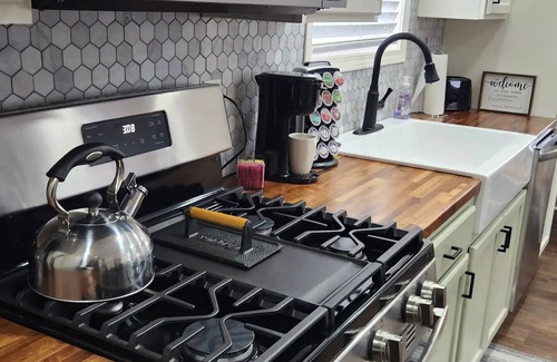Indianapolis House | Cozy house will sleep many. Ten minutes from downtown.