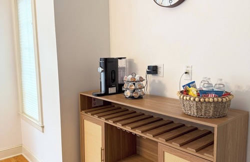 Ithaca House | Cozy Ithaca Retreat - Fenced Yard - 7 min drive to Cornell - Ev Charger